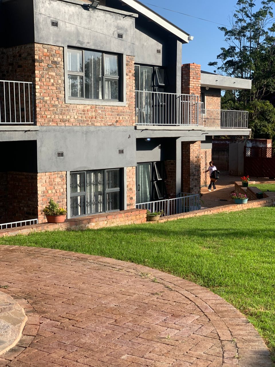 STUDENT ACCOMMODATION AVAILABLE – EMERALD HILL