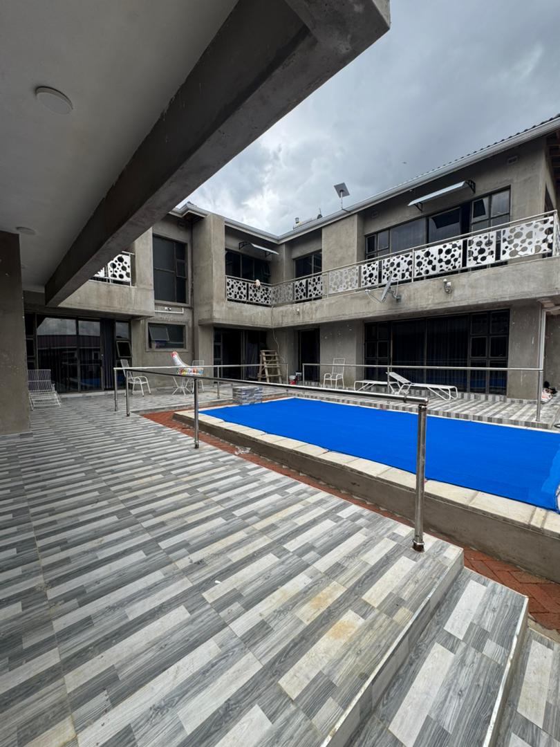 BELVEDERE MODERN ELITE MIXED BOARDING